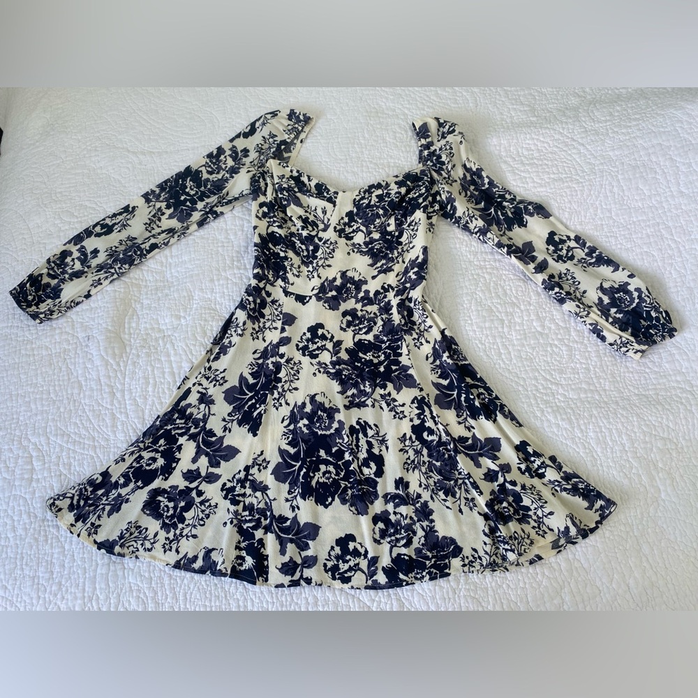 Reformation Mochi Dress - Picture 7 of 9